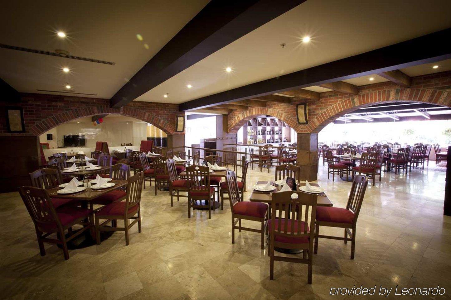 Krystal Urban Aeropuerto Ciudad De Mexico Hotel Restoran gambar